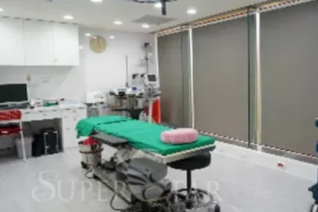 手術室 OPERATION ROOM